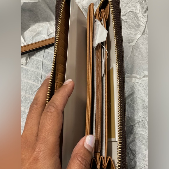 NWT Michael Kors logo Continental Wallet - Picture 3 of 5